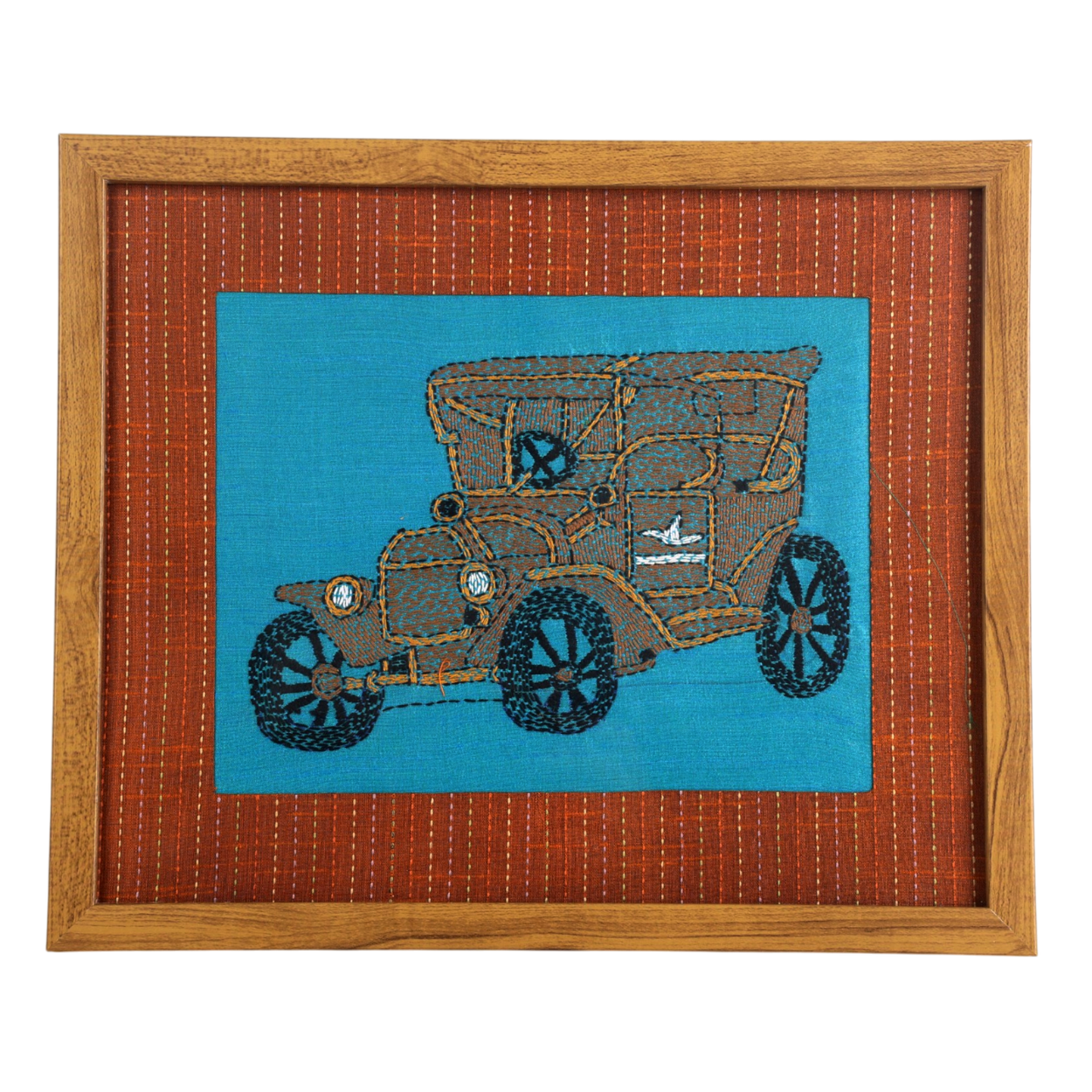 Vintage Car Embroidered Textile Wall Art – Handcrafted Retro Automobile Framed Décor